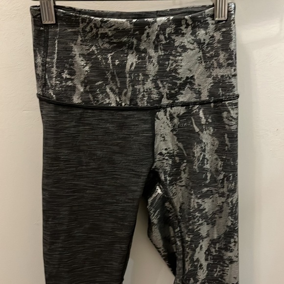 Lululemon Wunder Under Leggings High-Rise Tight Foil Size 2 - Picture 3 of 9